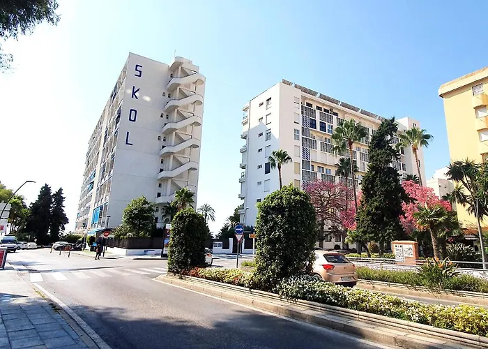 Skol 427 Spacious 1 Bedroom With Sea Views Апартаменти Марбелья
